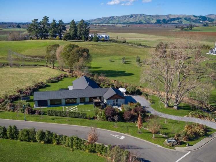 4 Bradleigh Park Fairhall_5