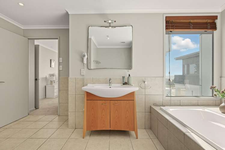 201/136 Marine Parade Mount Maunganui_20