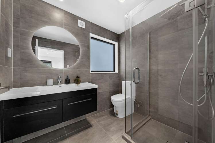 17B Cheval Drive Totara Vale_17