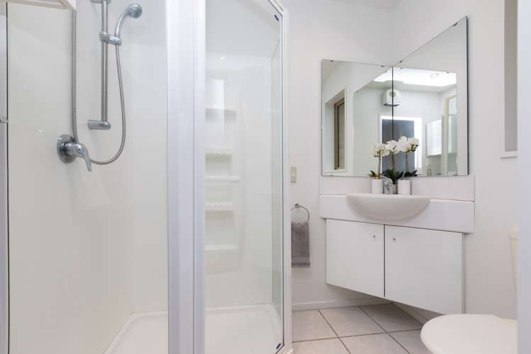 6 Len Hale Place Parklands_12