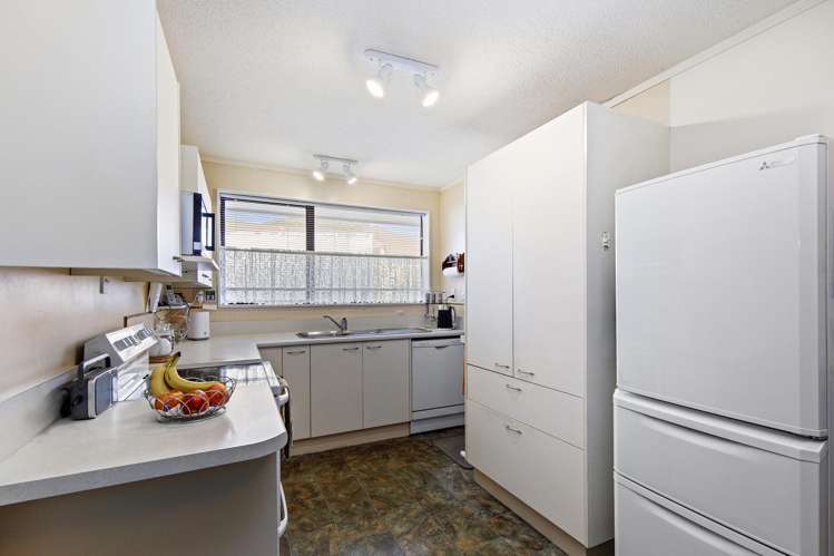 2/12 Birch Street Hutt Central_10