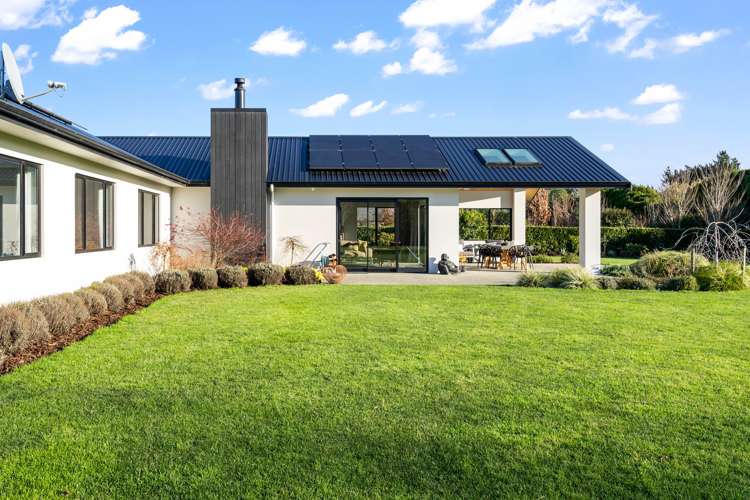 8 Lochend Close Waihopai_35