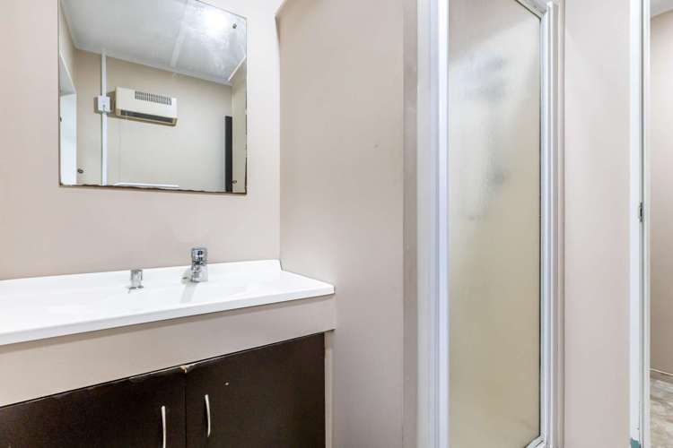 2/2 Laughton Street Taupo_17