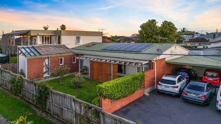 76A Lake Road Devonport_15