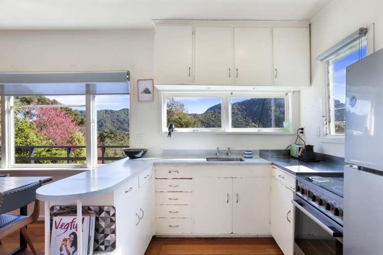 26 Ocean View Road Huia_5