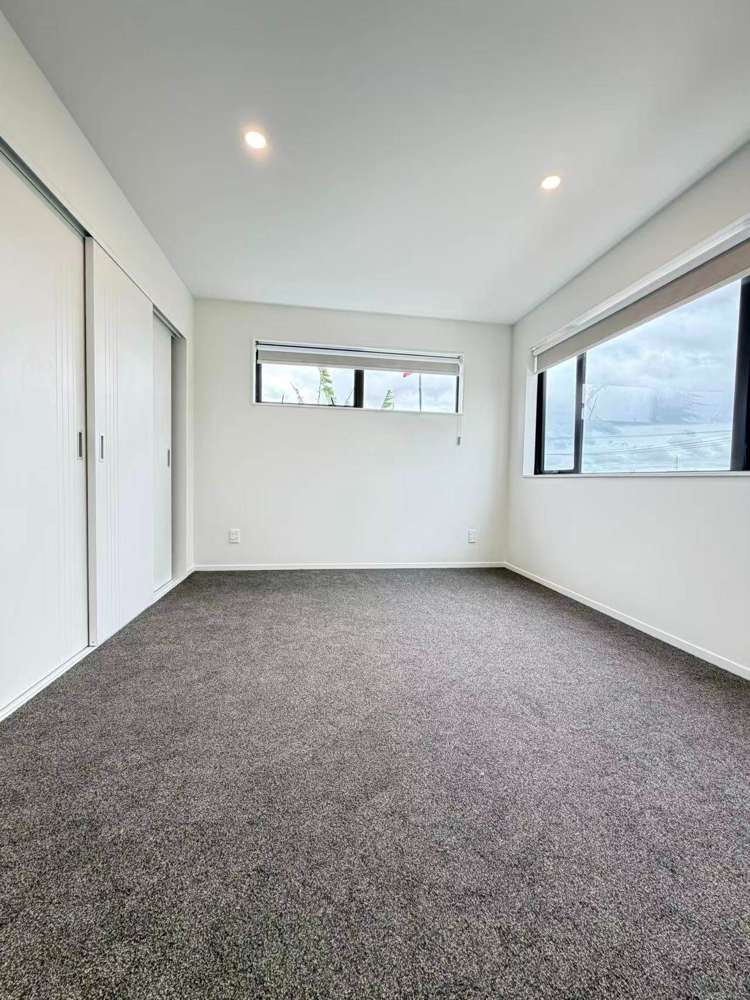 1/29 Crown Crescent Otara_9