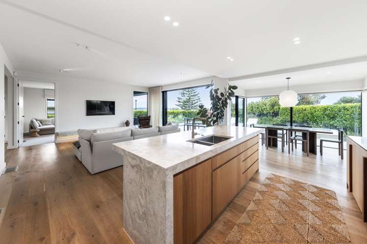 56 Covil Avenue Te Atatu South_11