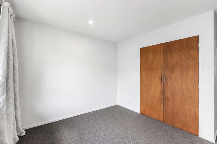 2/1 Delaware Crescent Russley_12