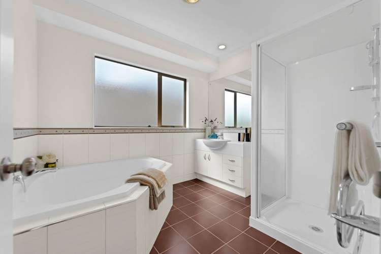 19 Maybole Drive Flat Bush_25