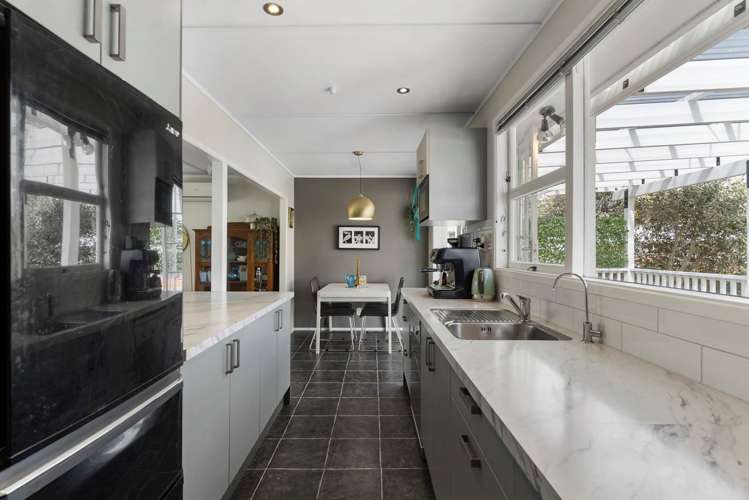 111 Awaroa Road Helensville_16