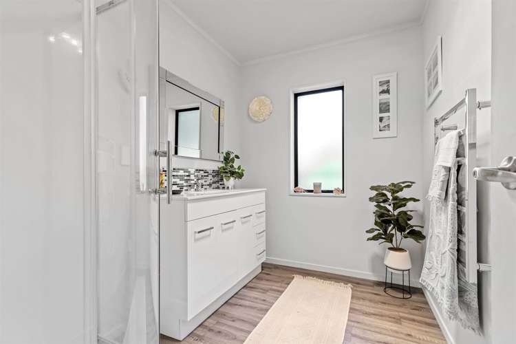 2 Furn Park Lane Tauriko_19