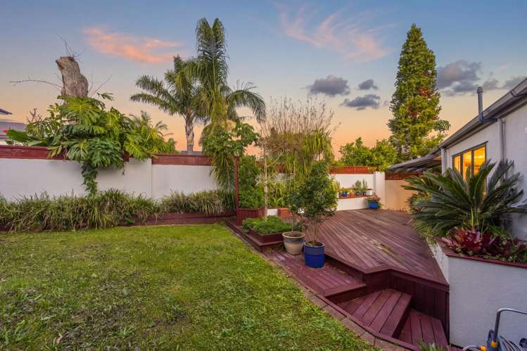 2/953 Beach Road Torbay_12