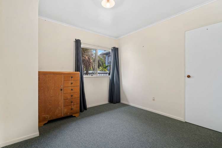 33 Fruitvale Road New Lynn_11