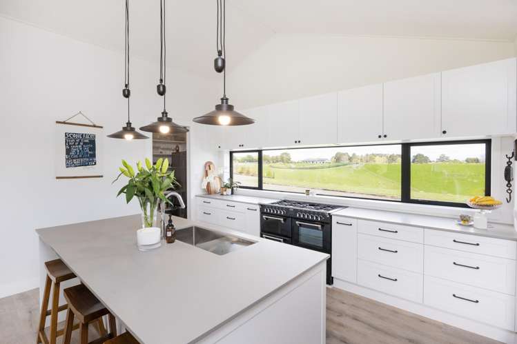 51 View Road Halcombe_4