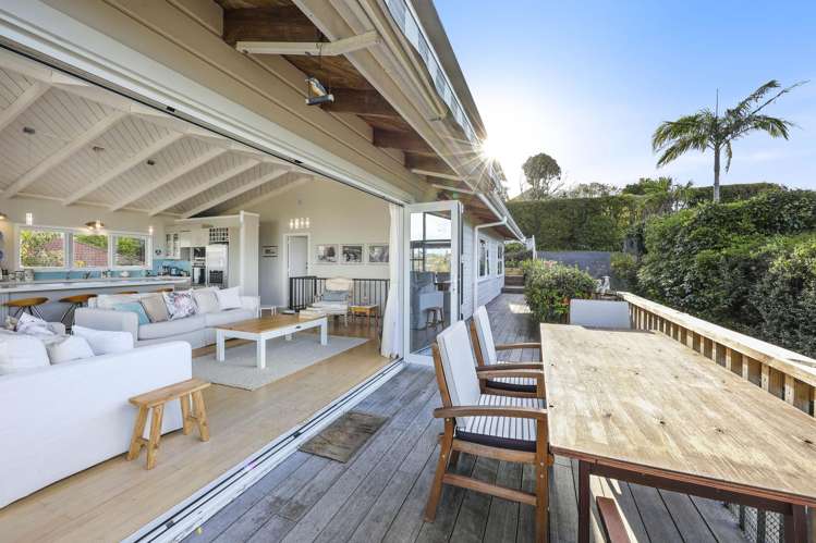 13 Colmar Road Mellons Bay_17
