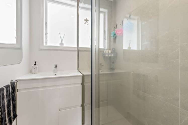 141 Edmonton Road Te Atatu South_9