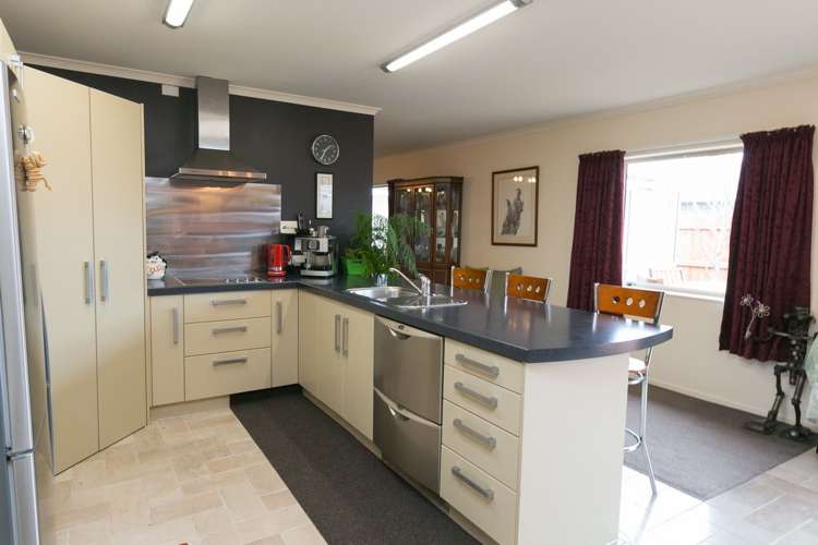 80 Churcher Street Feilding_1