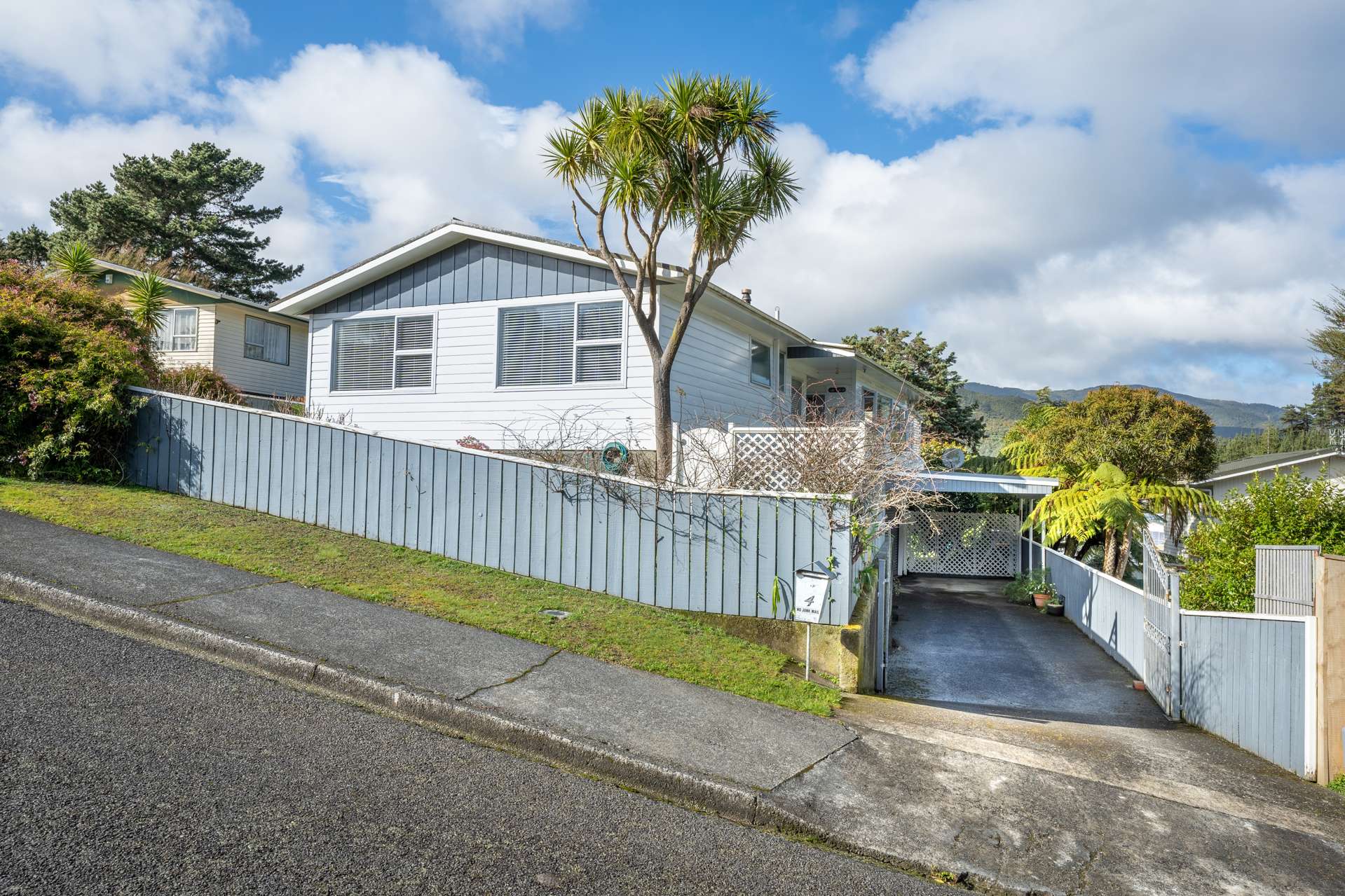 4 Lincoln Grove Wainuiomata_0