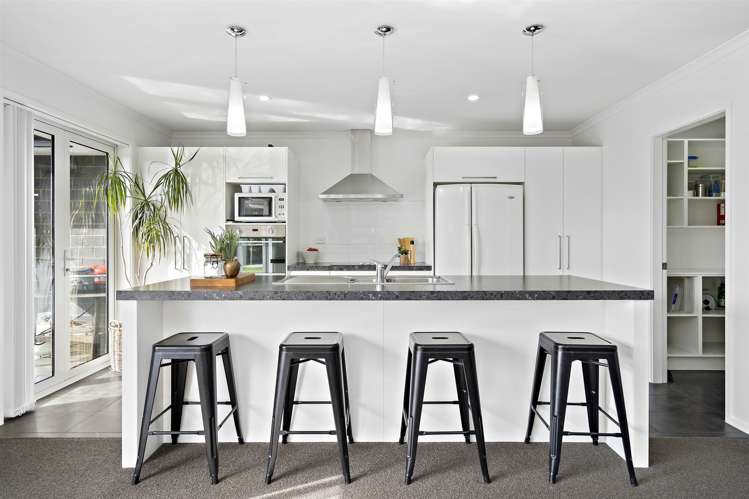 49 West Thompson Street Leamington_11