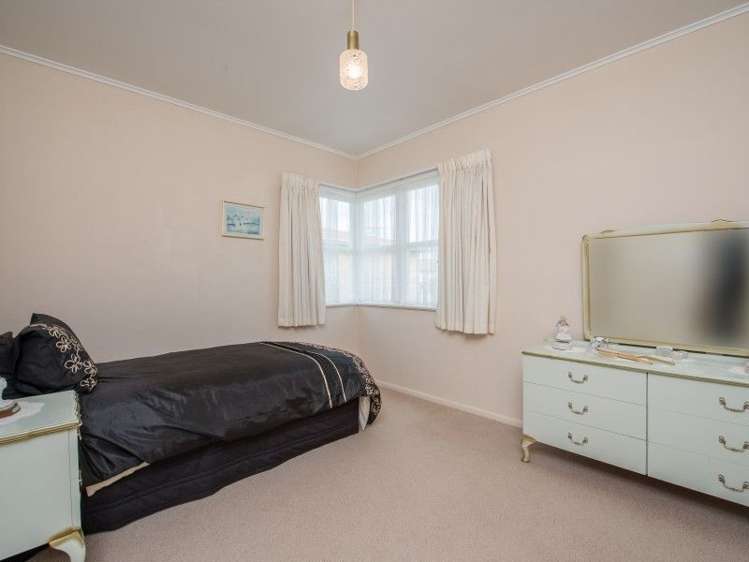 19 Masefield Drive Enderley_7