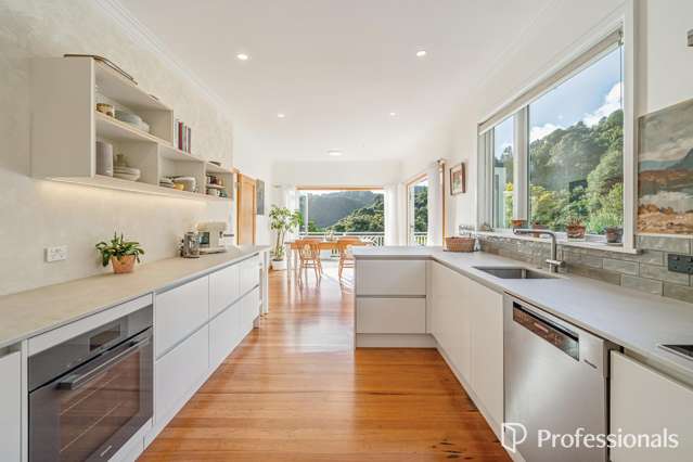 31 Walter Road Lowry Bay, Eastbourne_2