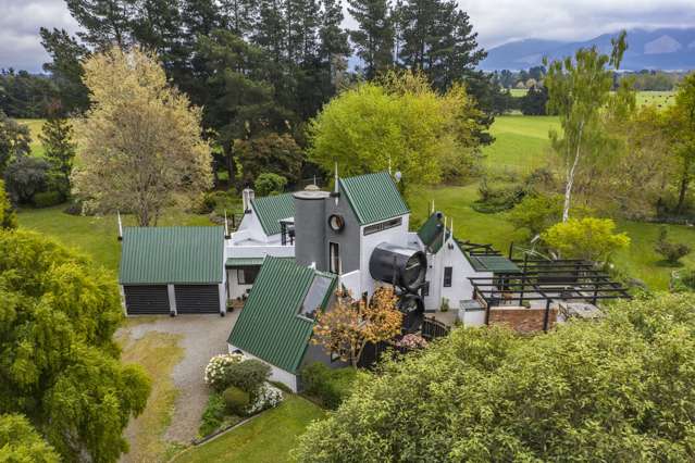 For sale: The eccentric Kiwi home that charmed Billy Connolly