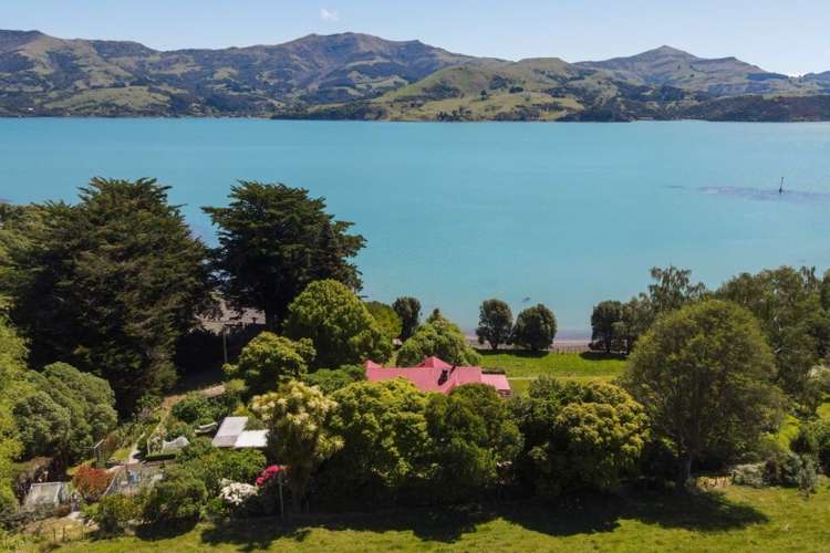 281 Beach Road Akaroa_15
