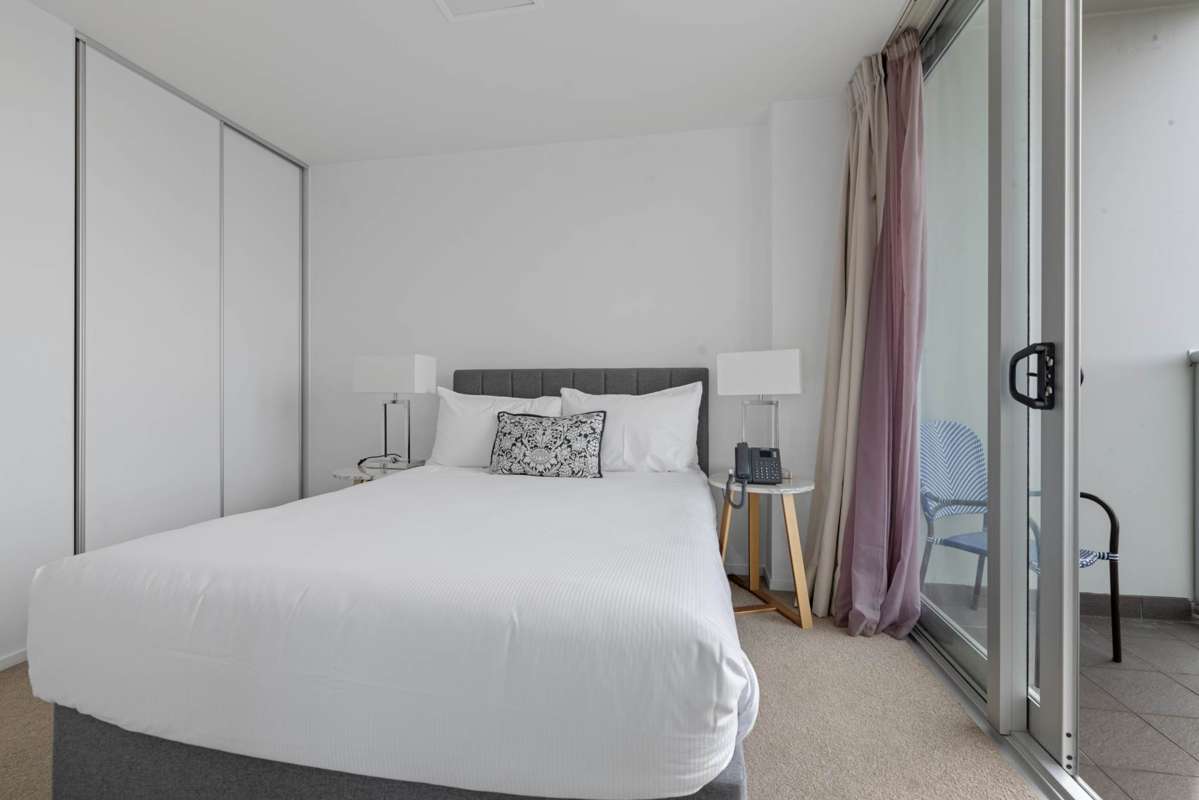 1208/17 Amersham Way_5