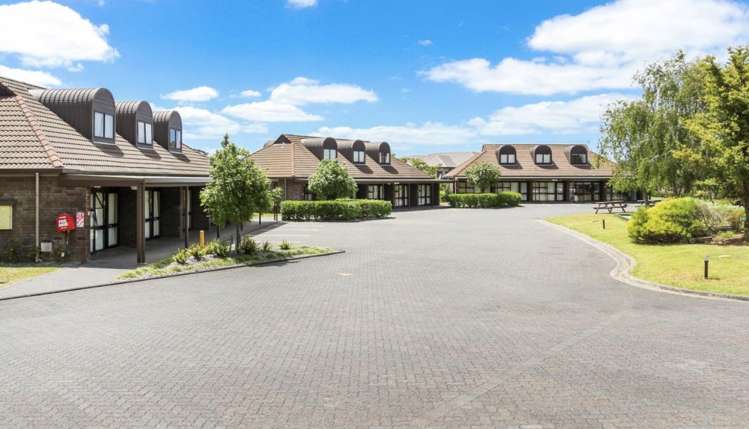 327 Hobsonville Road Hobsonville_2