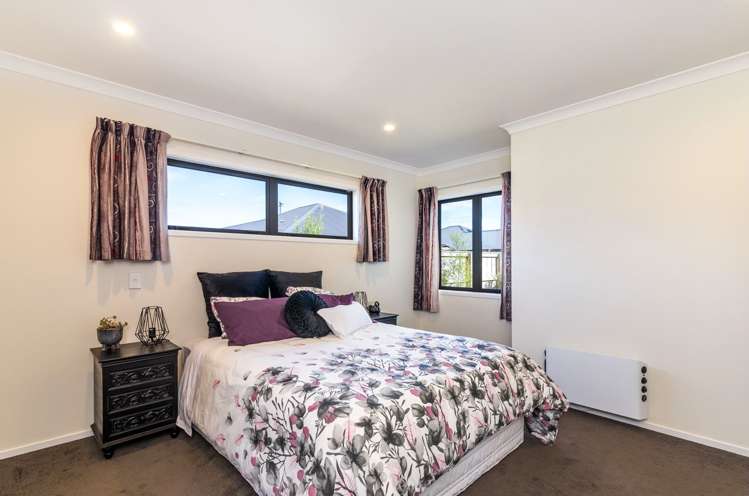 17 Noumea Drive Rangatira Park_8