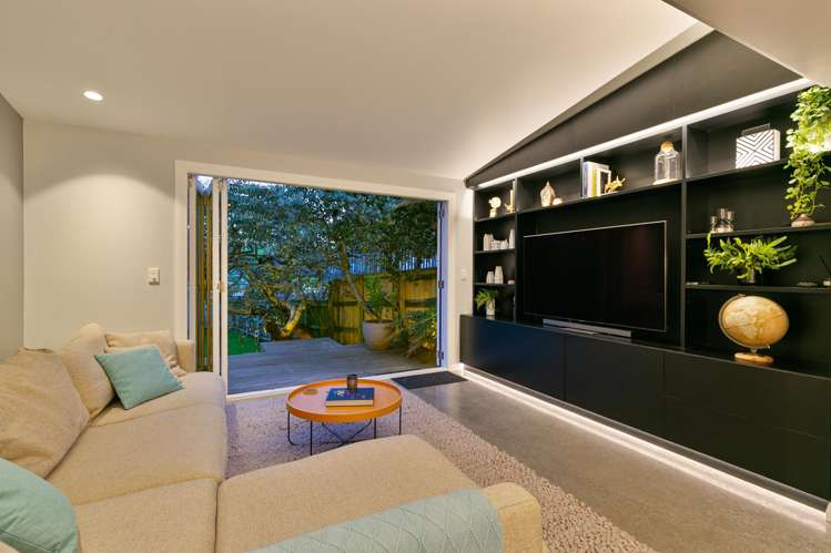 538 Broadway Strathmore Park_15