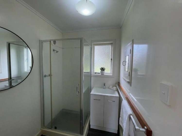 27 Reid Road New Lynn_6