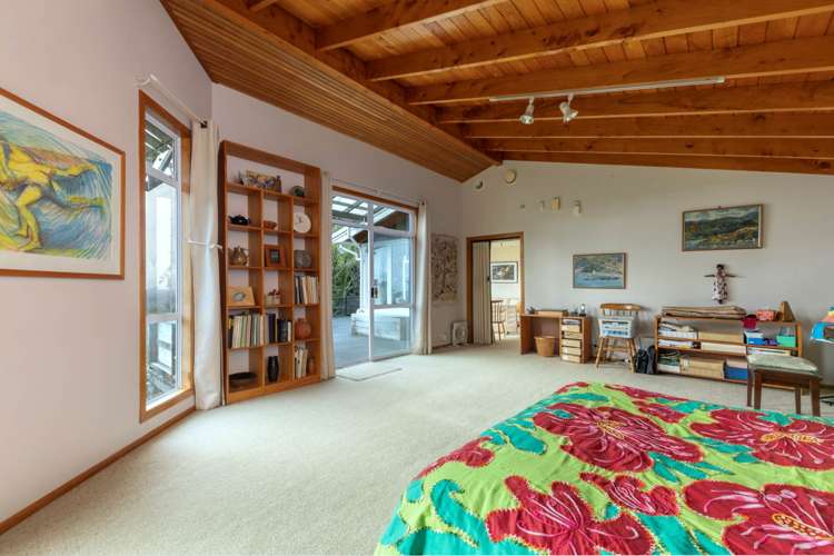 320 Forest Hill Road Waiatarua_12