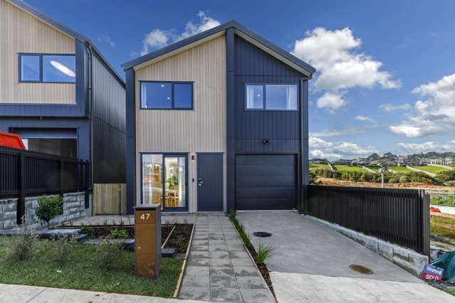 Contemporary Comfort Meets Coastal Convenience