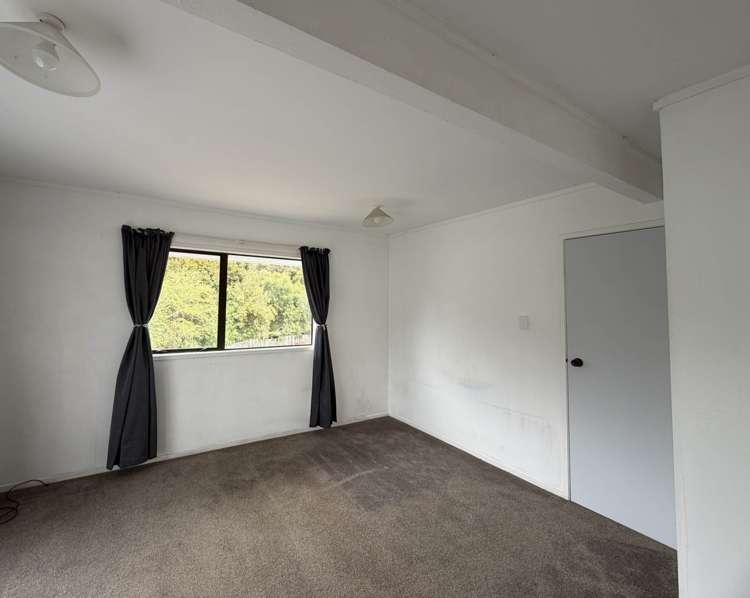 69 Easton Park Parade Glenfield_5