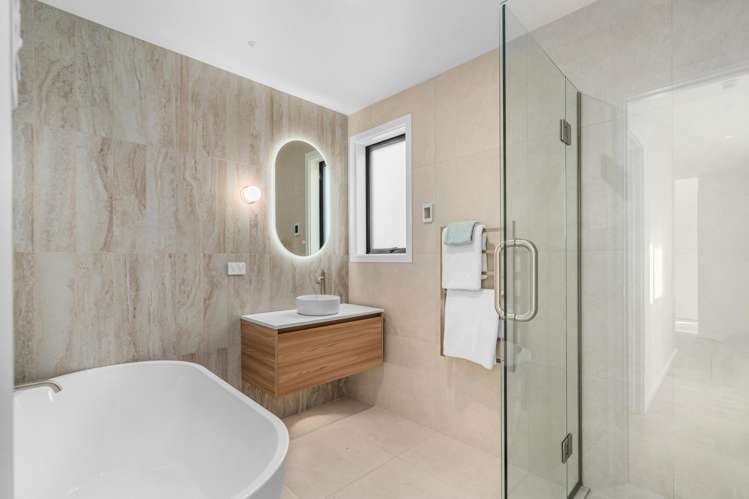 1/164 Soleares Avenue Mount Pleasant_26