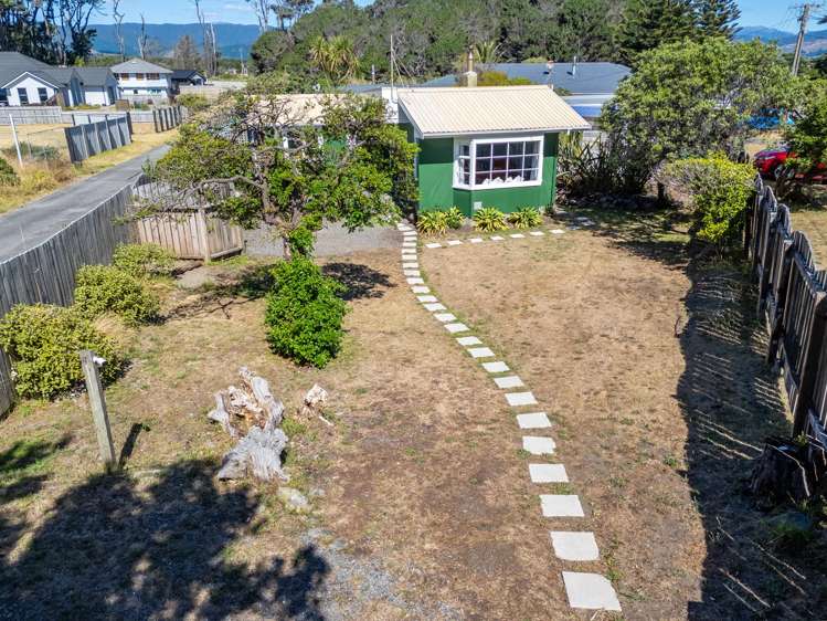 6 Rangiuru Road Otaki Beach_17