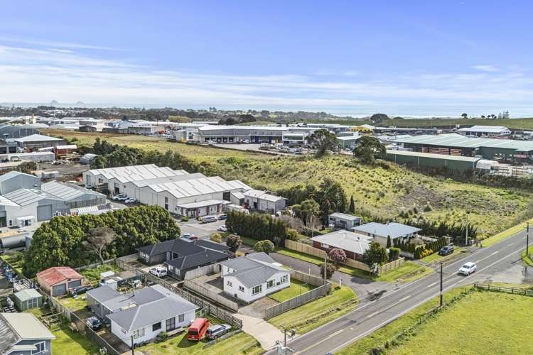 44 Egmont Road Waiwhakaiho_24