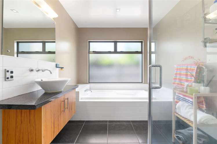 22 Palliser Drive Huntington_19