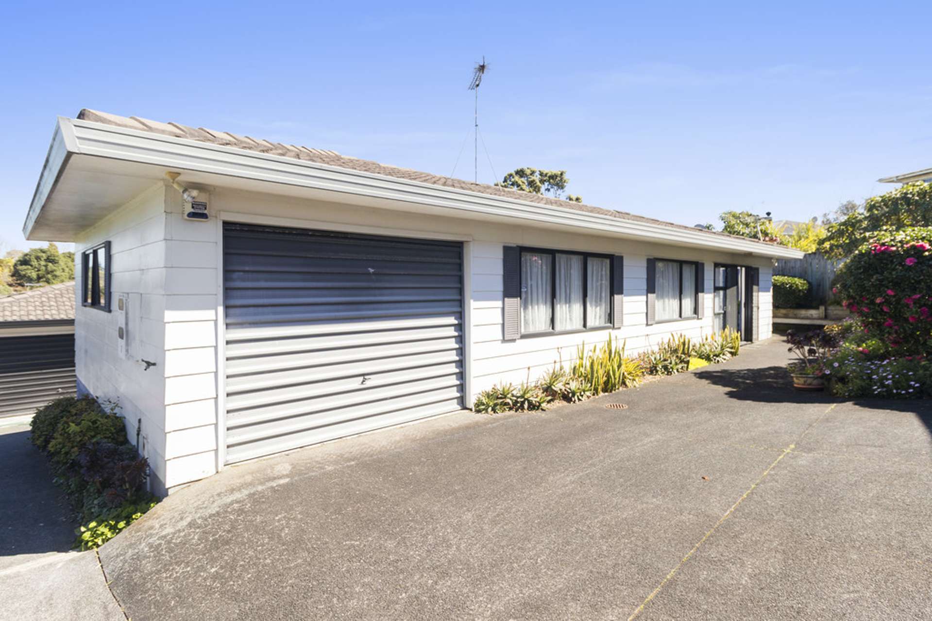 2/15 Greenhill Crescent Pakuranga_0