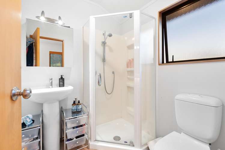 19 D'Urville Place Gulf Harbour_11