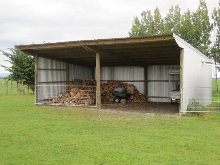 99 Spur Road West Feilding_19