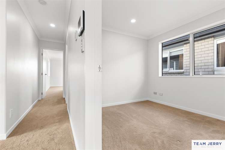 233 Murphys Road Flat Bush_10