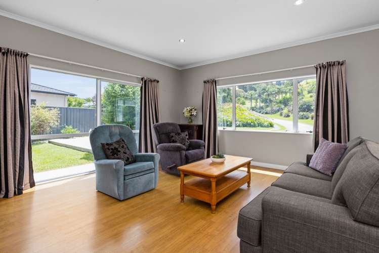 66 Kent Terrace Taradale_11