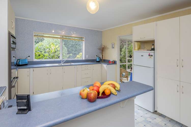 17 Awanui Drive Waikanae_2