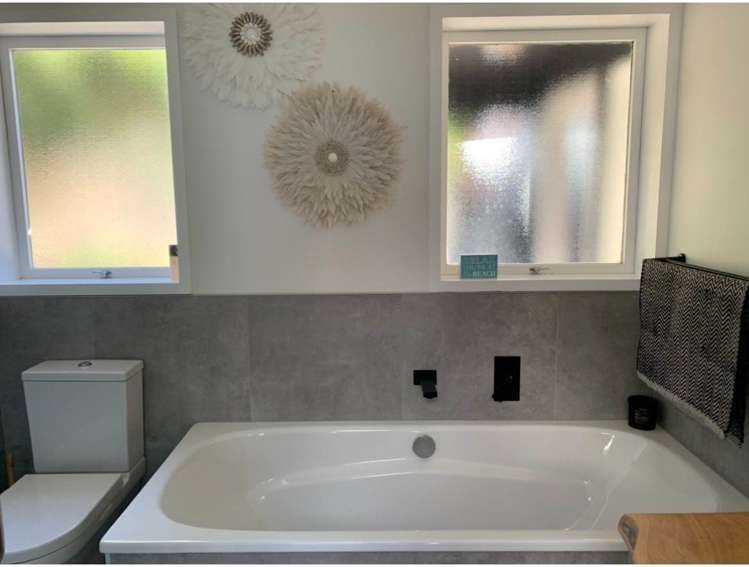 73 Roberts Road Matakatia_14