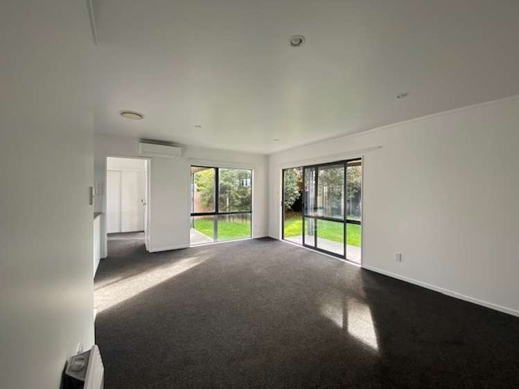 1216a Norfolk Crescent 10490_2