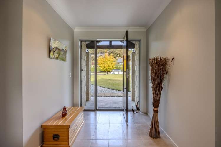 8 Hidden Hills Drive Wanaka_11