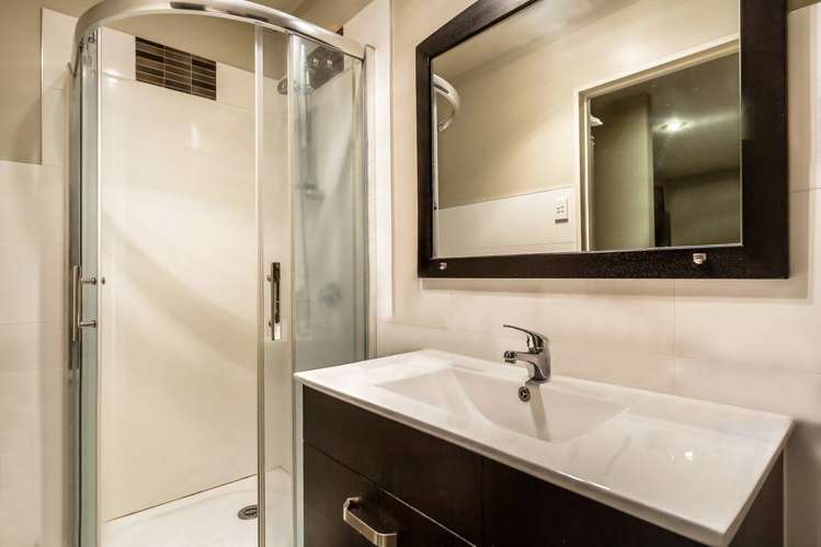 1 Riverglade Parkway Te Atatu South_5