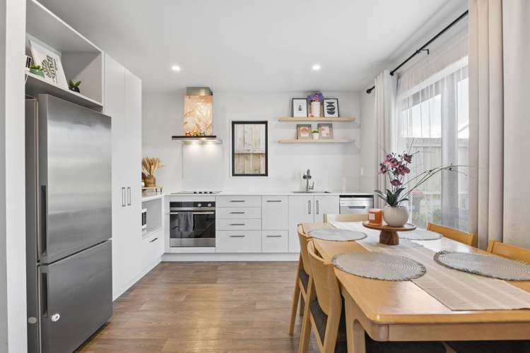8 Jean Alma Lane Wattle Downs_3